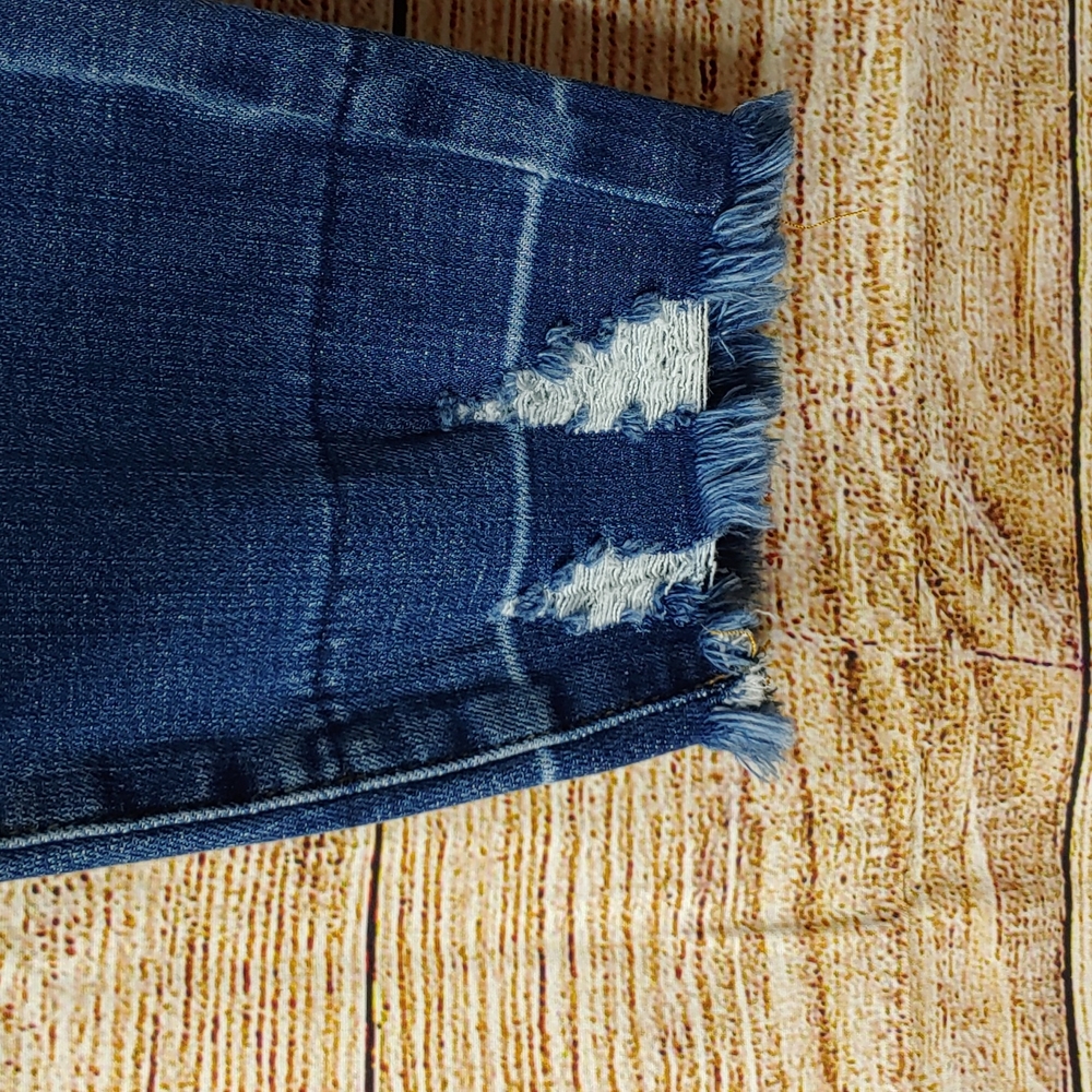 Judy Blue Jeans - Picture 3 of 6